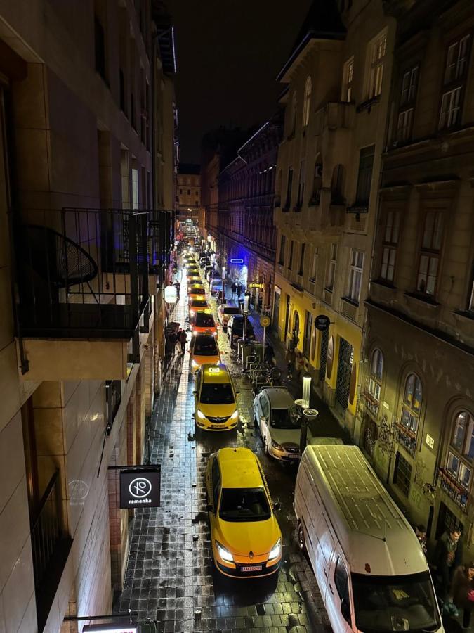 Artemisia Luxury Apartments Balcony Budapest Luaran gambar